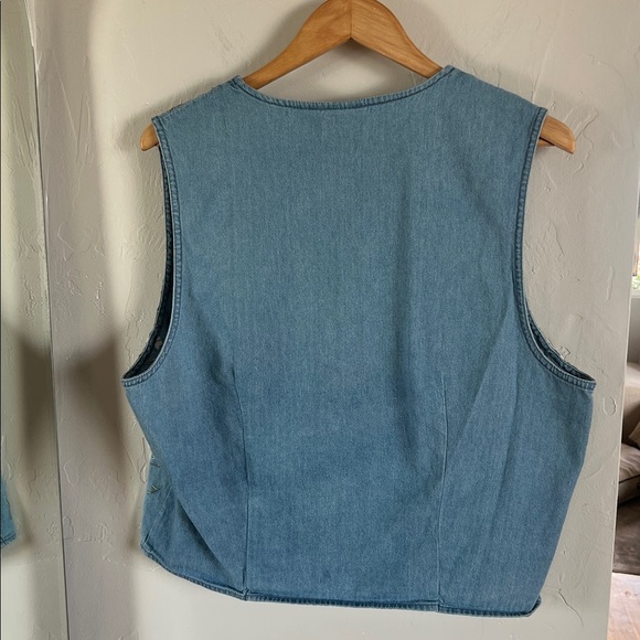 Embroidered Denim Vest - Floral Design - Picture 3 of 3